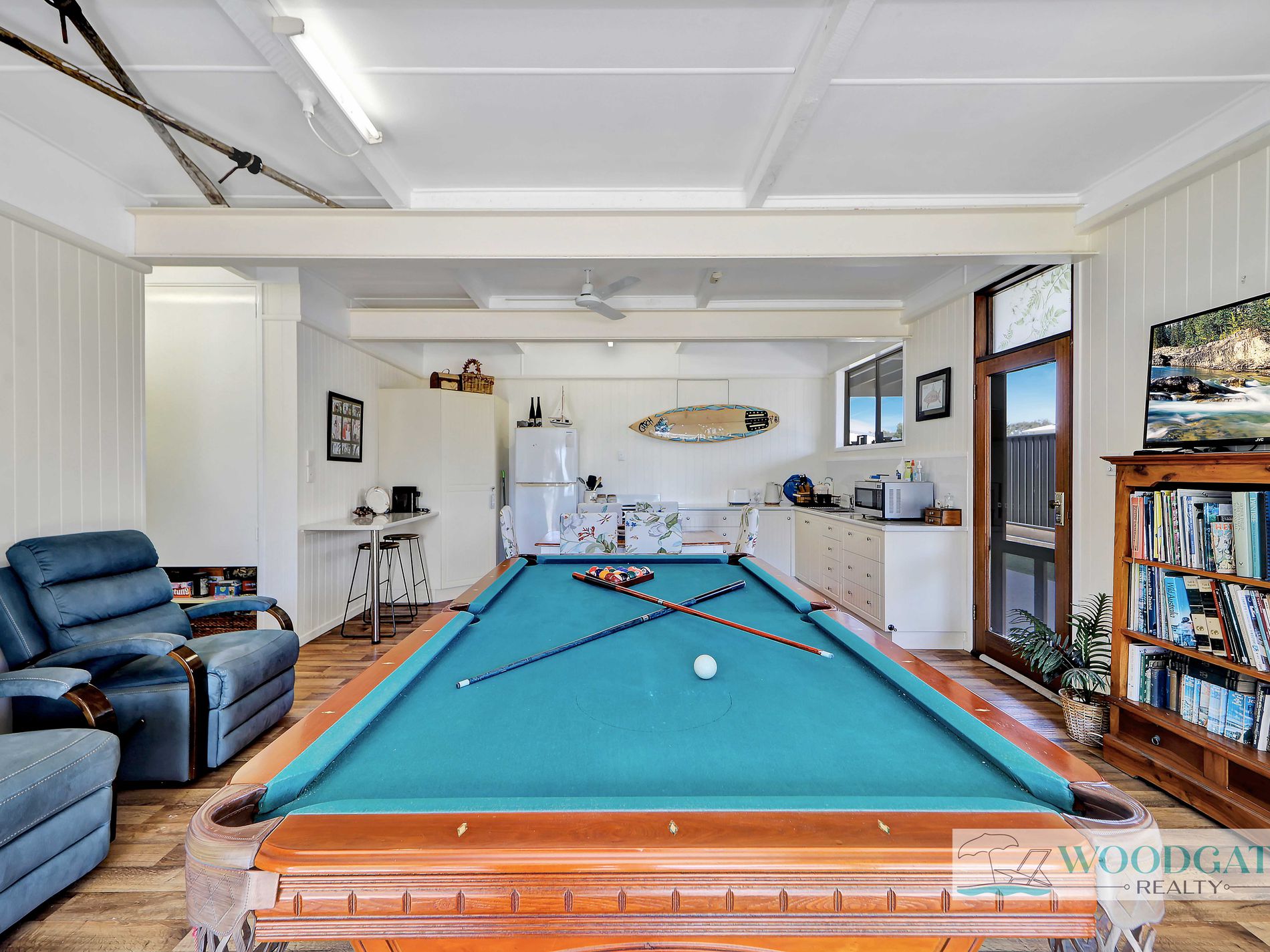 104 Esplanade, Woodgate