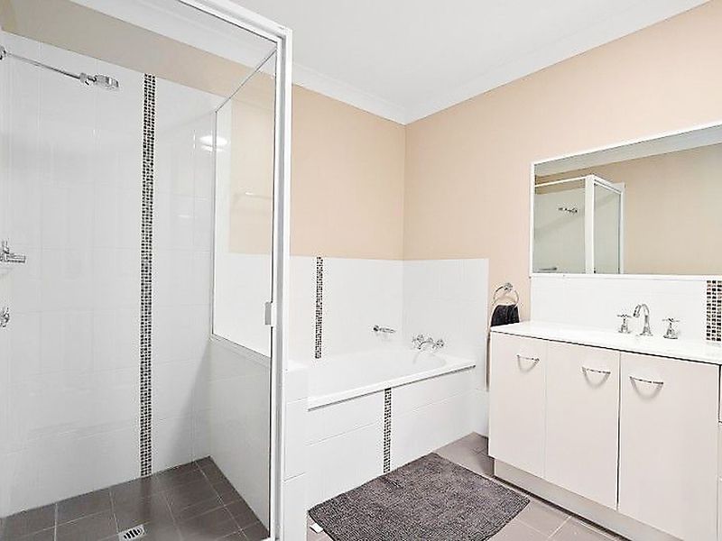 16 / 24 Riverview Street, Emerald