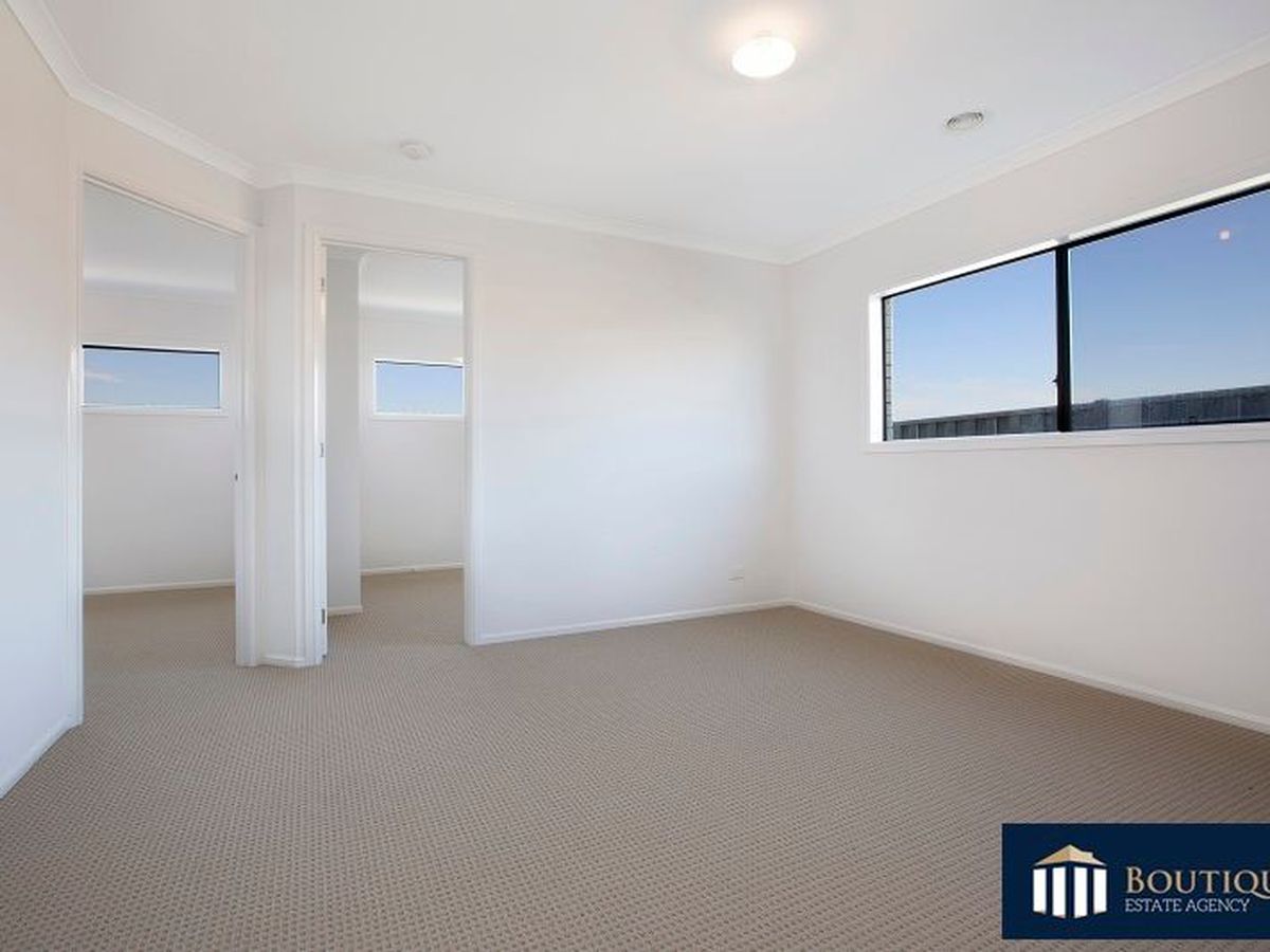 34 Canmore Street, Cranbourne East
