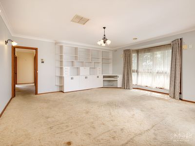 12 MAYFAIR DRIVE, Wodonga