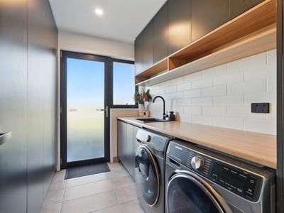 39 Lachlan Court, Brighton