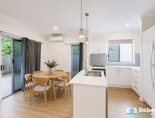 Modern Townhouse in Prime Location image 7 Modern Townhouse in Prime Location image 7
