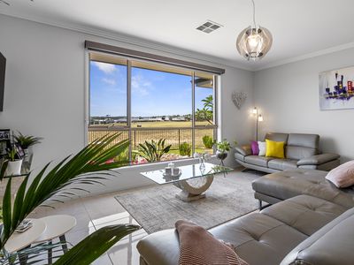 21 / 55 The Vines Drive, Normanville