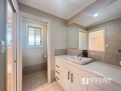 22 Loch Lomond Way, Dubbo