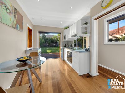 2 / 4 Philip Road, Hallam