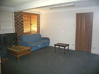 217 Ewing Road, Woodridge
