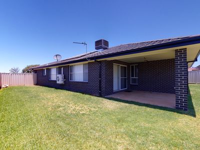 2 Abelia Court, Dubbo