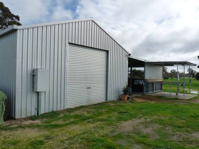 668 Walsh's Road, Horsham