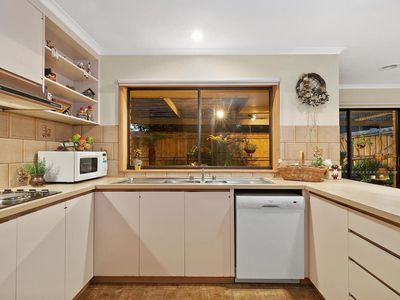10 Fenland Court, Highton