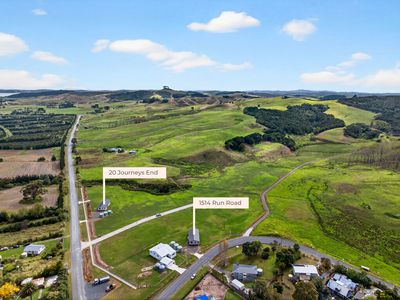 1514 Run Road, Tapora