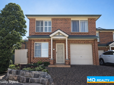 1 / 23 Highclere Place, Castle Hill