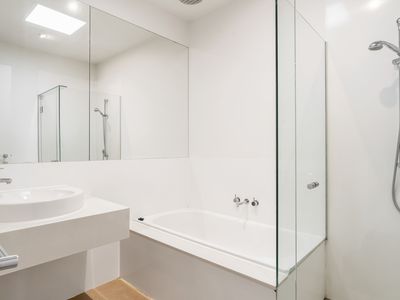 2 / 2A Peel St, Newport
