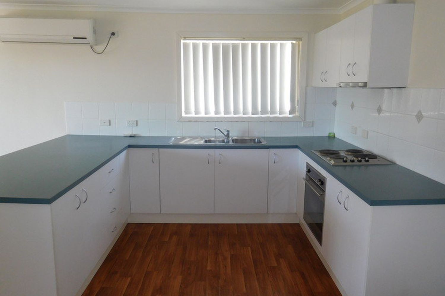 1 / 26 Philip Street, Horsham