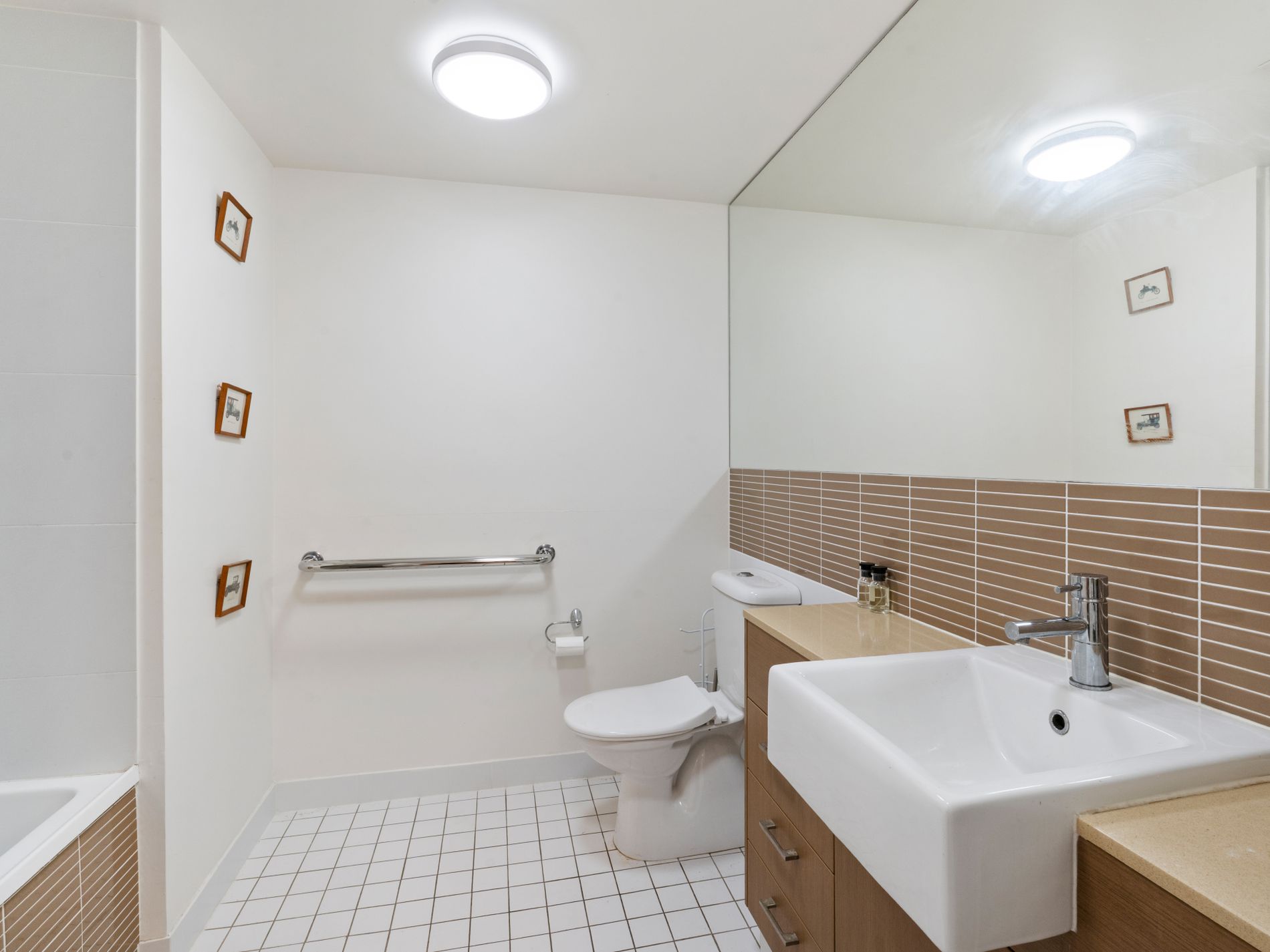522 / 66 SICKLE AVENUE, Hope Island