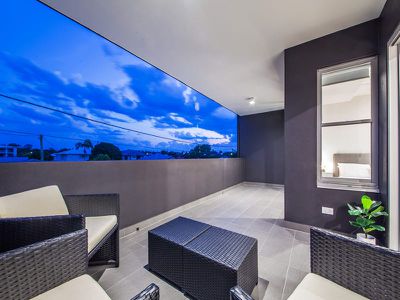 10 / 11 Besham Parade, Wynnum