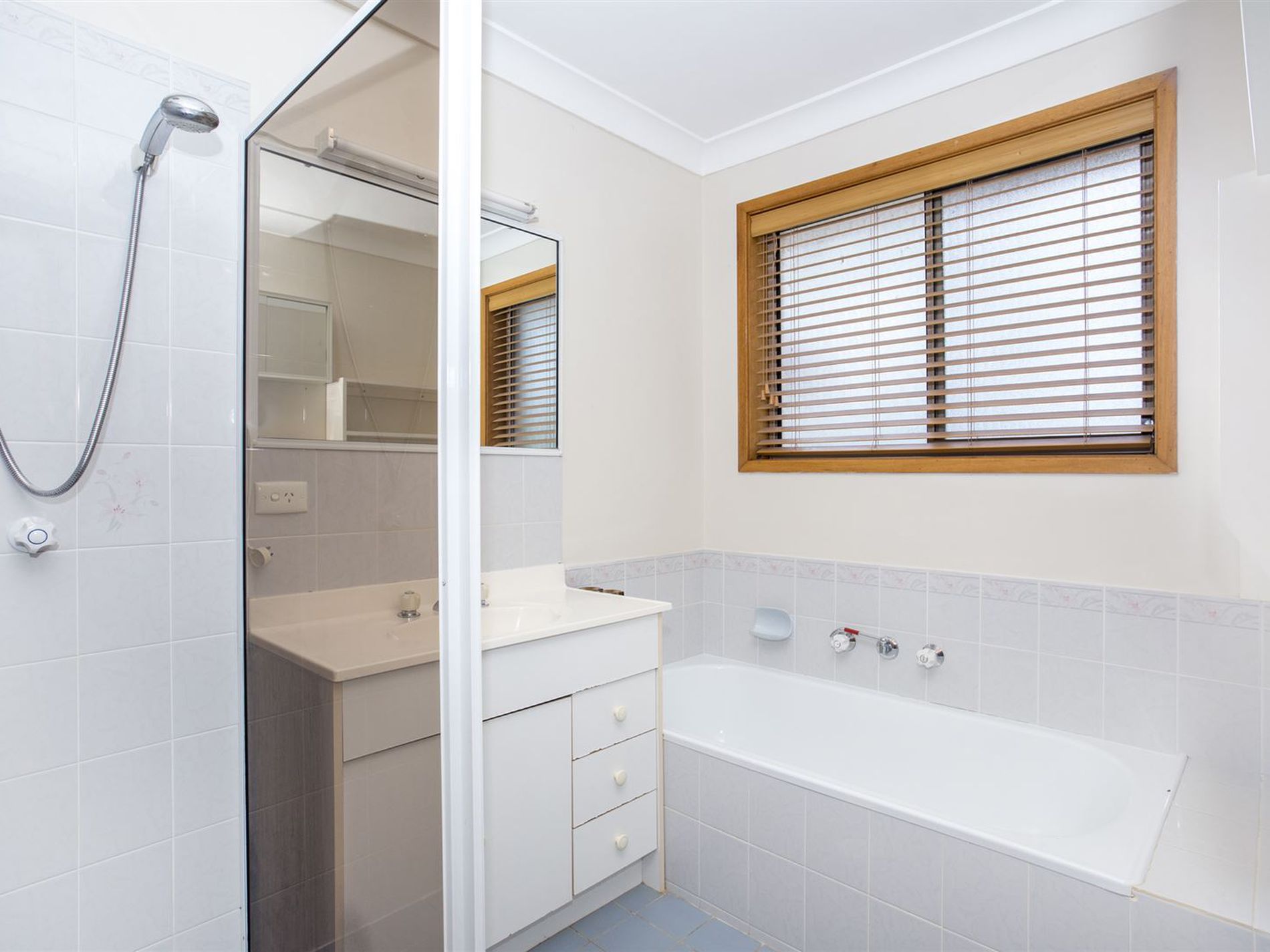 20 Torquay Drive, Lake Tabourie