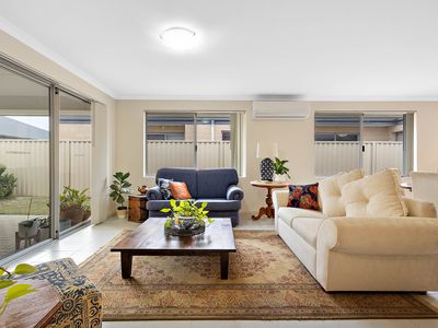 17 Pinot Loop, Pearsall