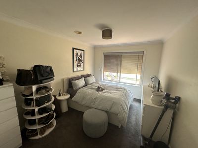 2 / 9 Halladale Avenue, Wyndham Vale