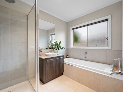 23 Mills Crescent, Port Fairy