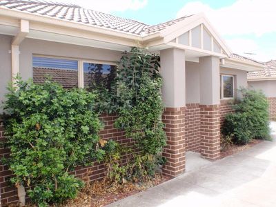 2 / 6 Oberon Avenue, St Albans