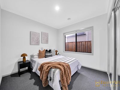 3 Farmingdale Street, Manor Lakes