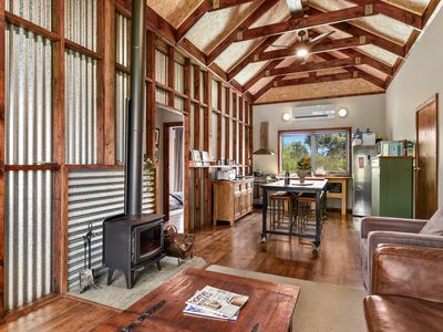 1 Holloway Street, Donovans