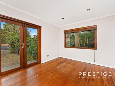 13 short Street, Banksia
