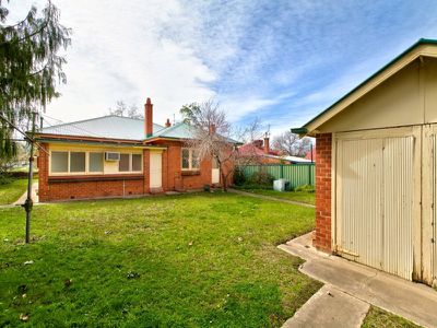 695 Pemberton Street, Albury