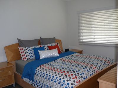 186 Henry Lawson Drive, Georges Hall