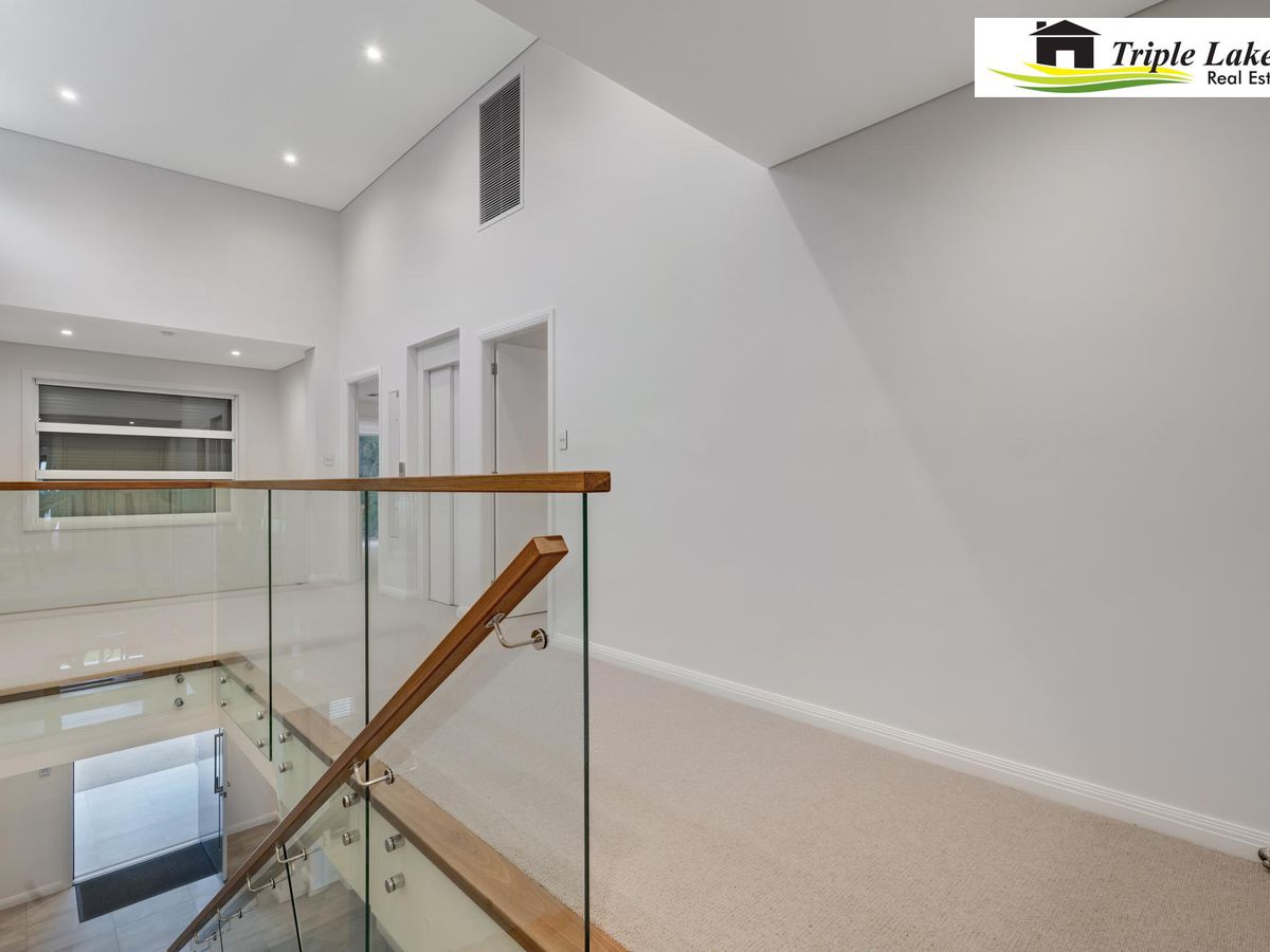 12 Gordon Avenue, Summerland Point
