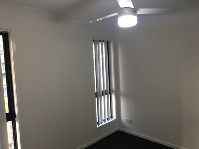 1 / 1 Swallowtail Street, Rosewood