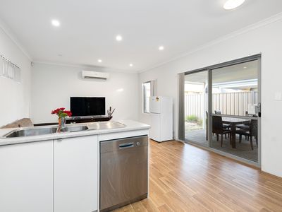 24 Minnie Grove, Hilbert