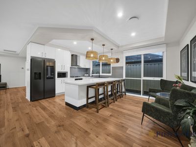 42 Plowman Court, Epping