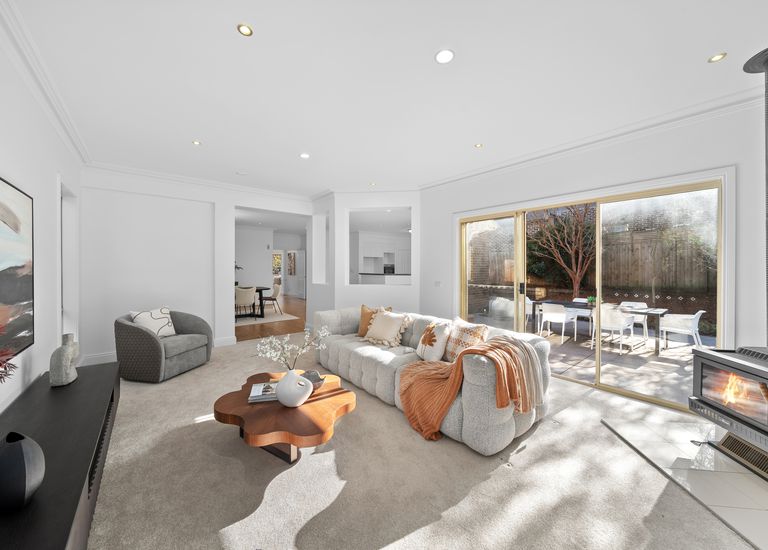 16  Barina Road, Glen Iris