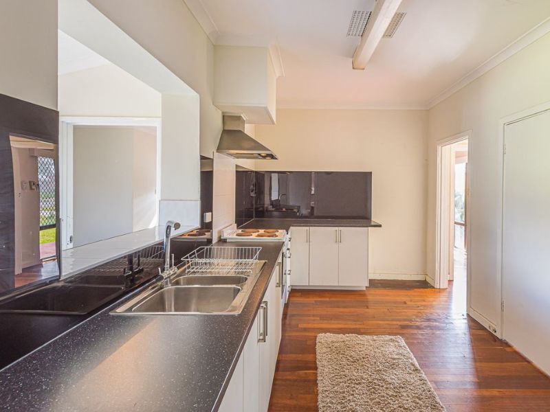 4 Berehaven Avenue, Thornlie