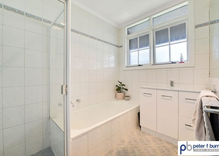 6 Vine Crescent, Happy Valley