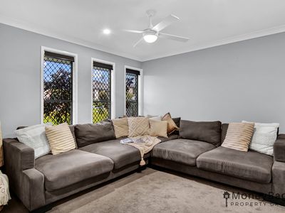 8 Ferry Place, Logan Village