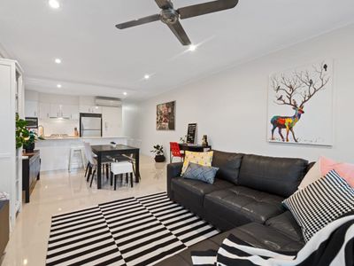 2 / 64 Pembroke Road, Coorparoo