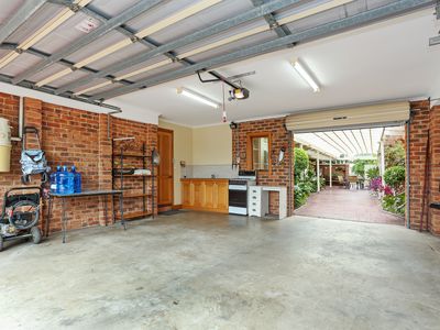 6 Patience Street, Hadfield