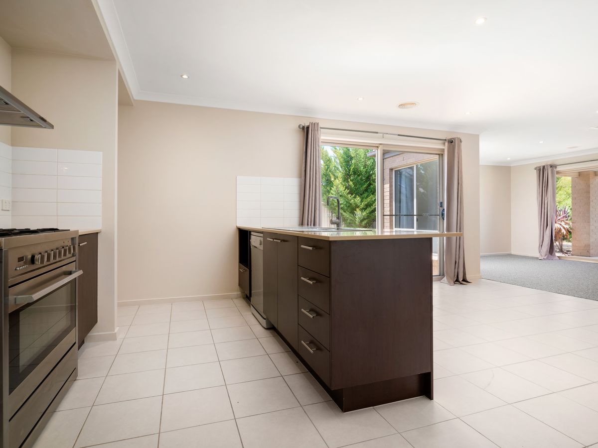 5 MACKEY STREET, Wodonga sellbuyrent