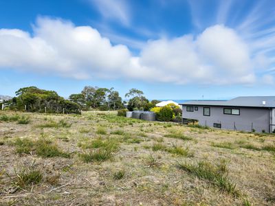 7 Meika Place, Coles Bay