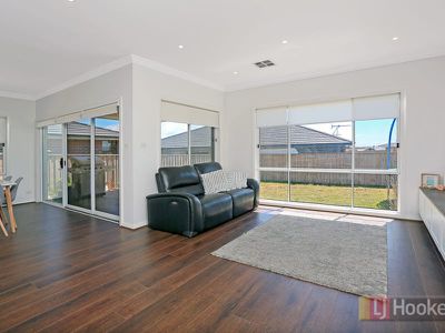 102 Stonecutters Drive, Colebee