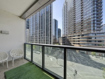 3B / 9 Waterside Place, Docklands