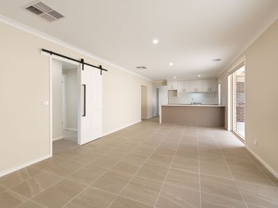 37  DARTNELL CRESCENT, Wodonga