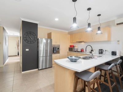 27 Waterbury Street, Cranbourne