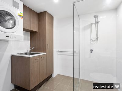 81 / 172 Railway Parade, West Leederville