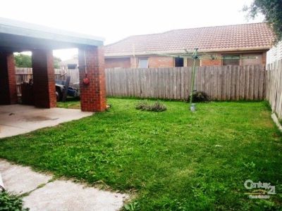 17 Hamilton Drive, Cranbourne