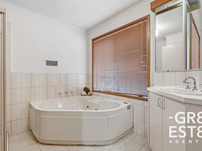 13 The Glade, Dandenong