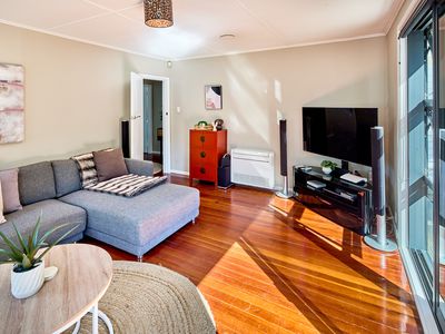 316 Main Road, Tawa