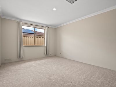 16 Frigate Close, Waikiki